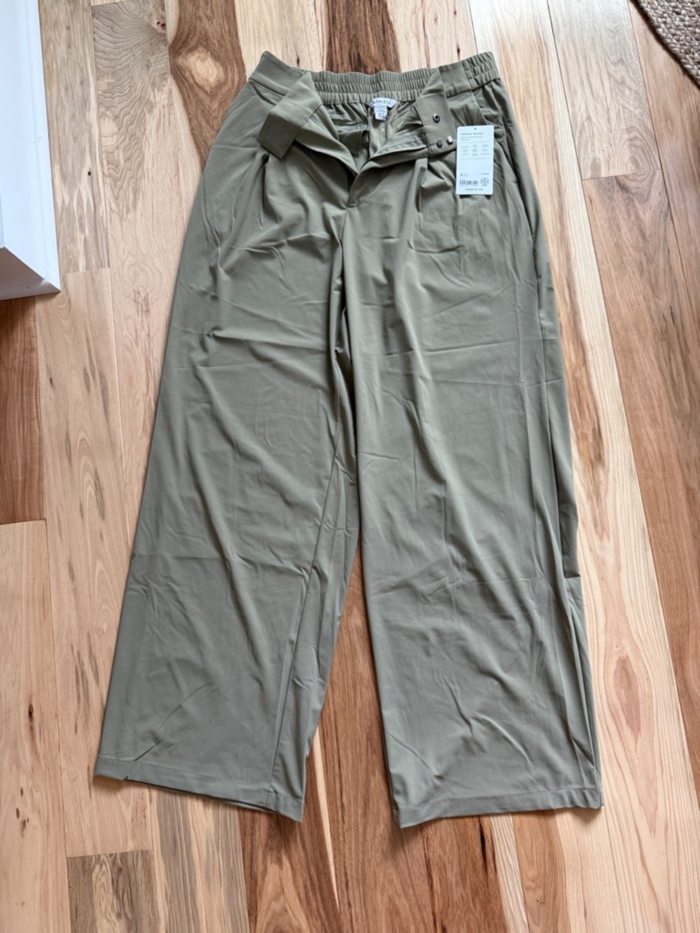 NWT Athleta Tall Pinnacle Trouser in Olive